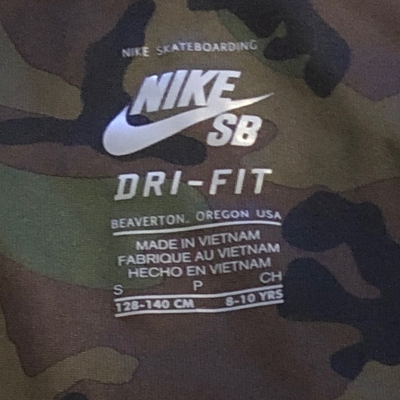 Nike Skateboarding Camo Dri-fit tank - Picture 2 of 2